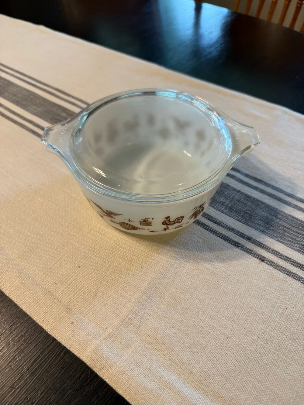 Vintage Pyrex Early American, 3/4 quart, covered baking dish, white with brown